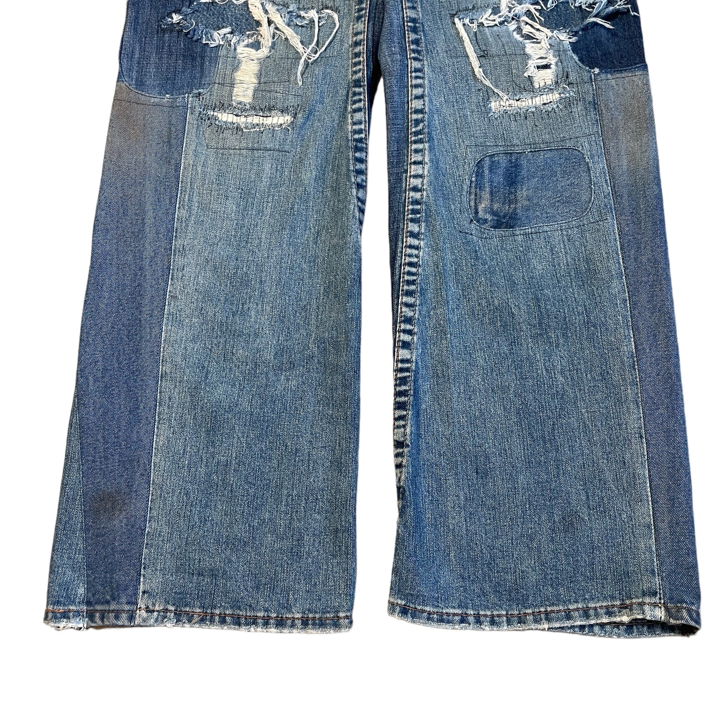 True Religion Jeans Stone Washed Thigh Repair 30"-32"