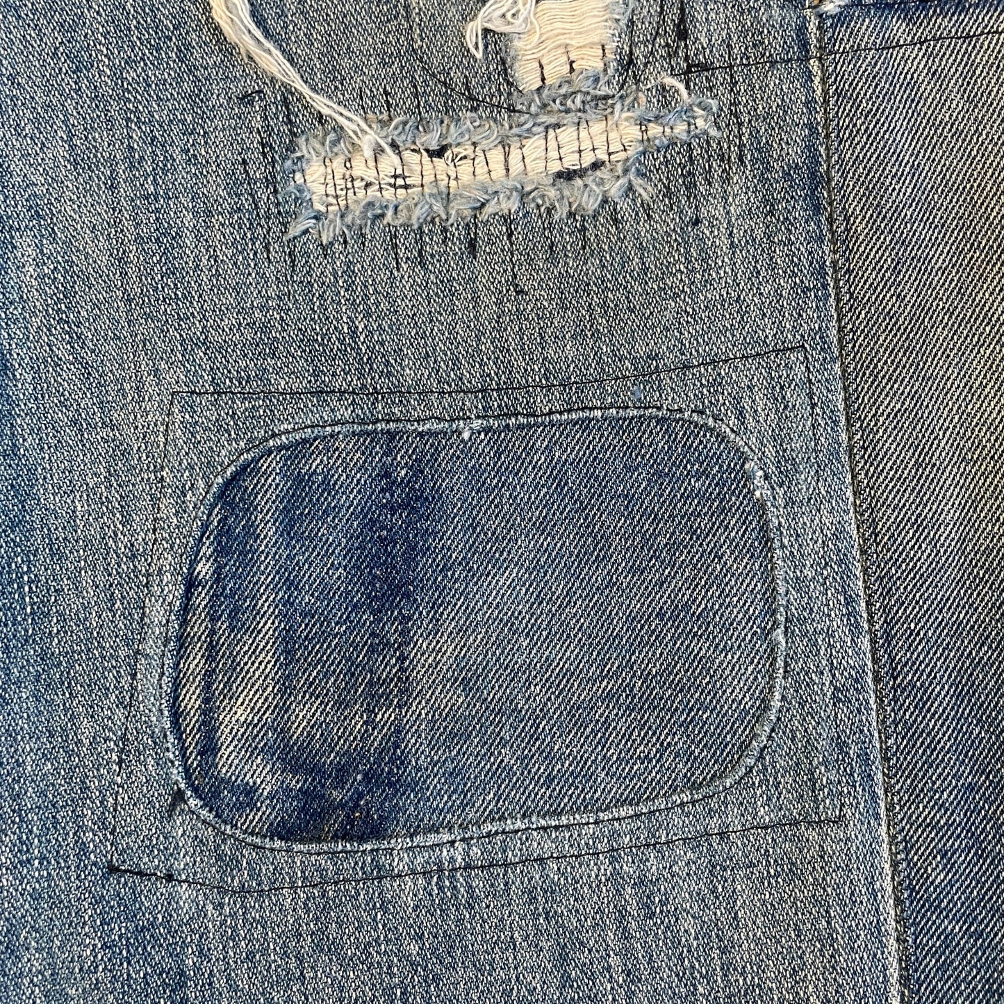 True Religion Jeans Stone Washed Thigh Repair 30"-32"