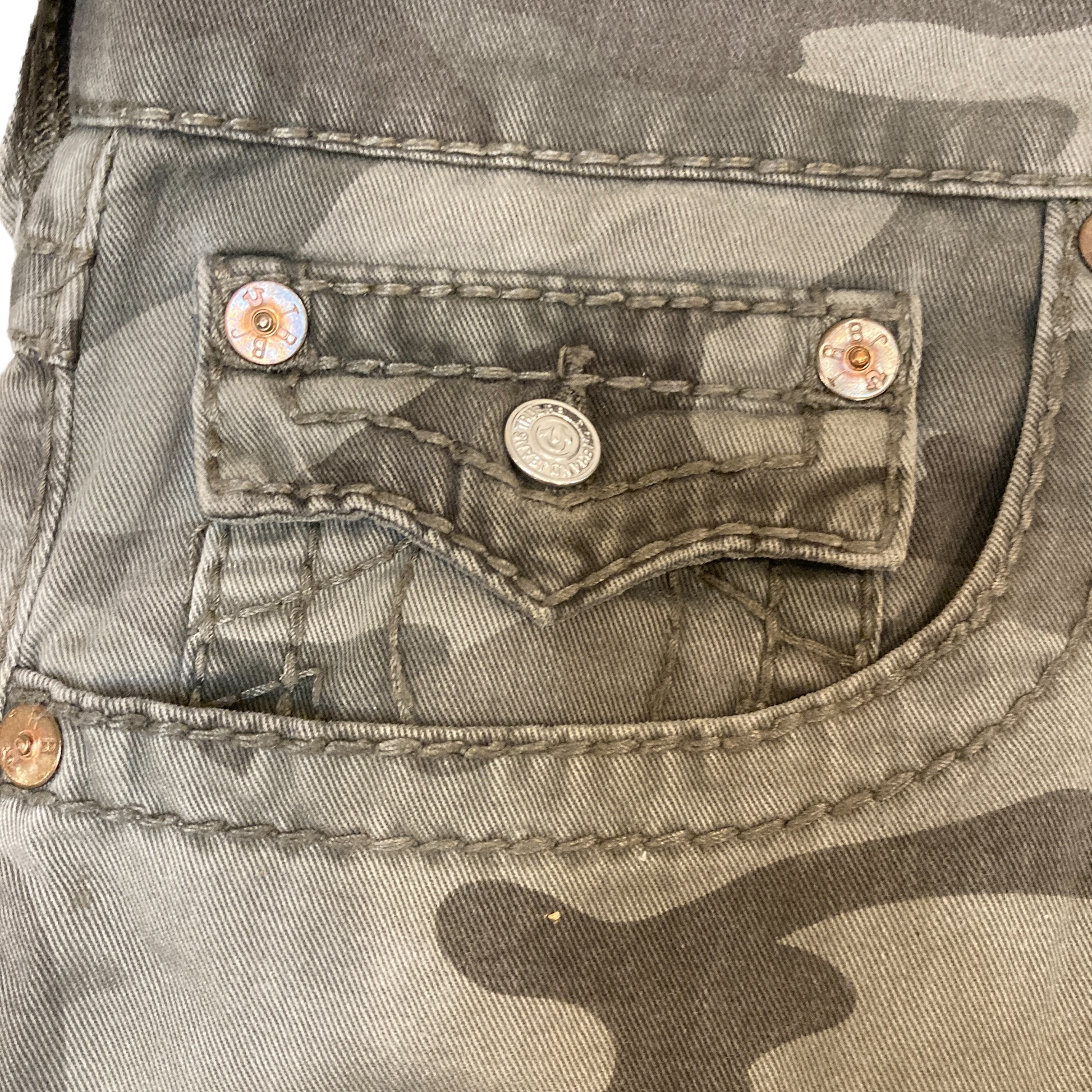 True religion 2025 camo shorts